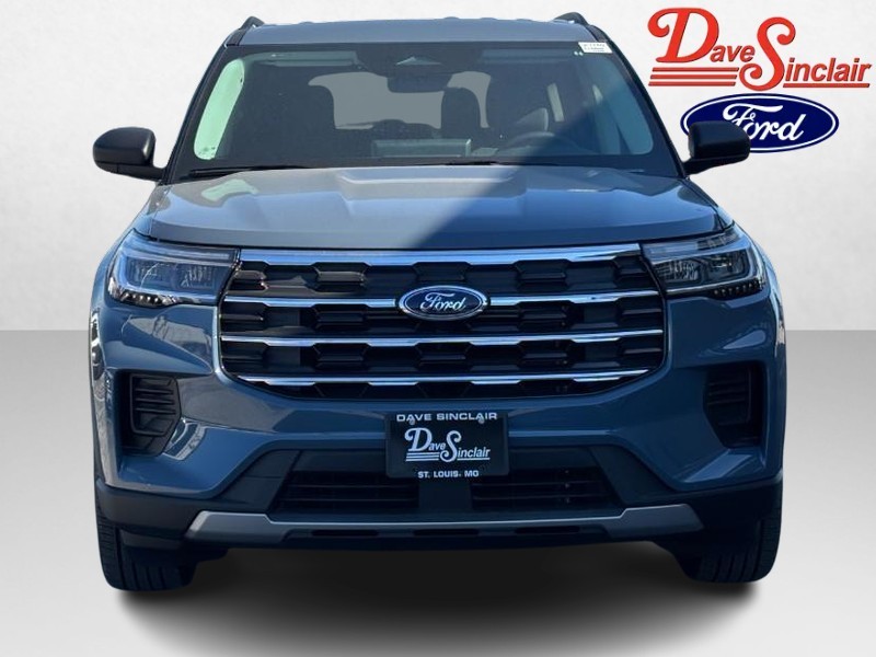 Ford Explorer Vehicle Full-screen Gallery Image 02