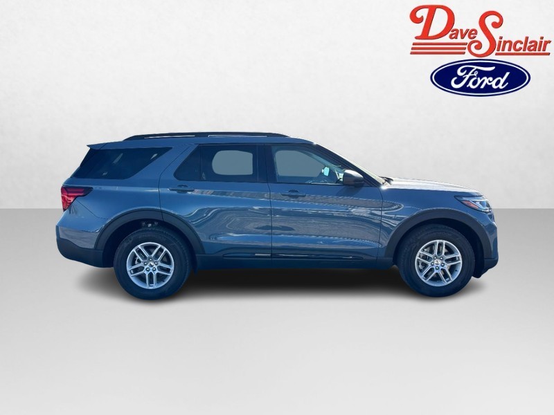 Ford Explorer Vehicle Full-screen Gallery Image 05