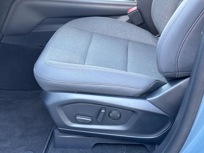 Ford Explorer Vehicle Full-screen Gallery Image 18