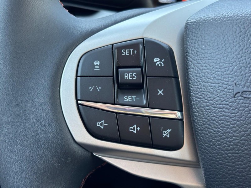 Ford Explorer Vehicle Full-screen Gallery Image 20