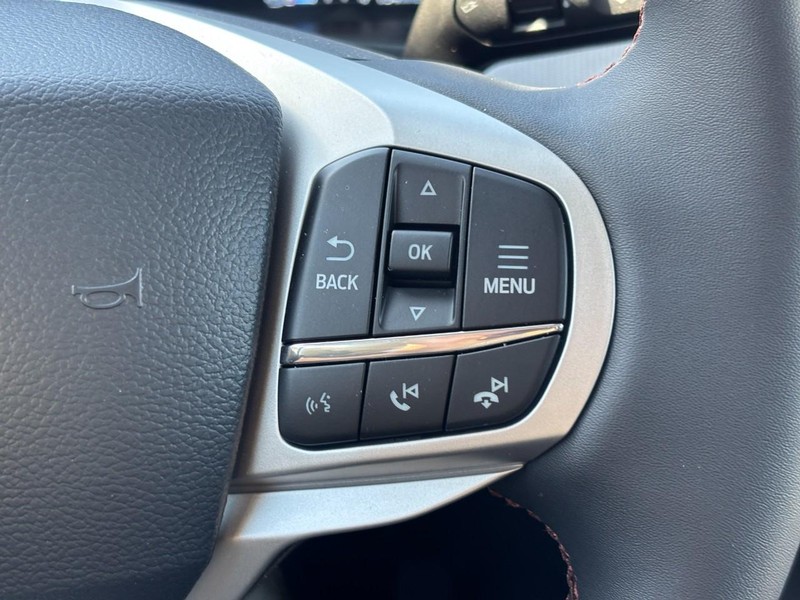 Ford Explorer Vehicle Full-screen Gallery Image 21