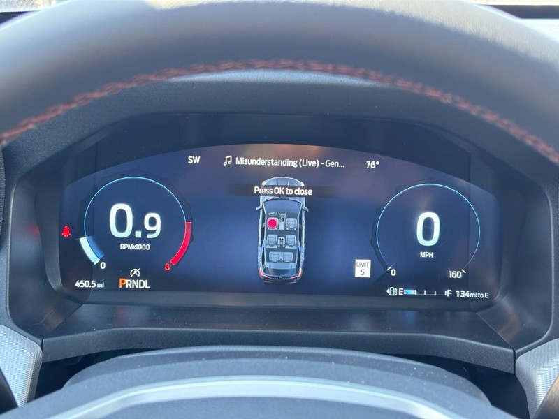 Ford Explorer Vehicle Full-screen Gallery Image 22