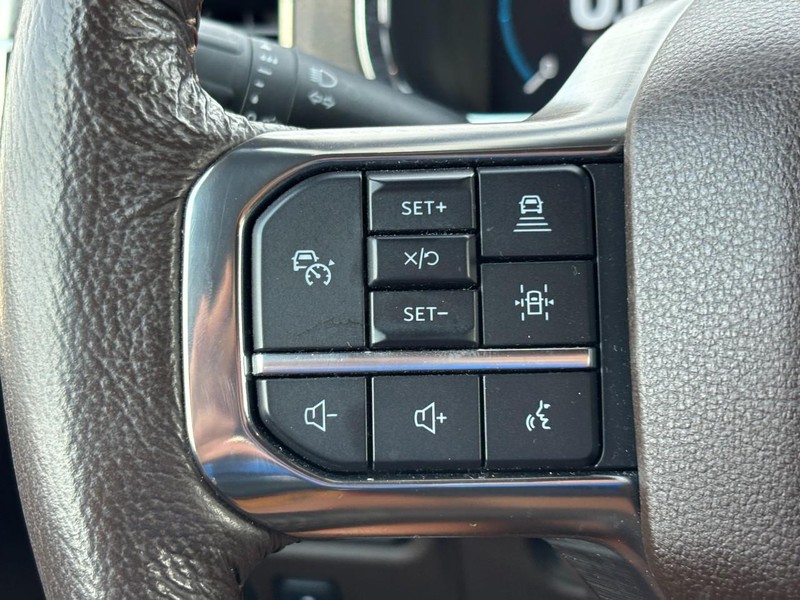 Ford F-150 Vehicle Full-screen Gallery Image 18