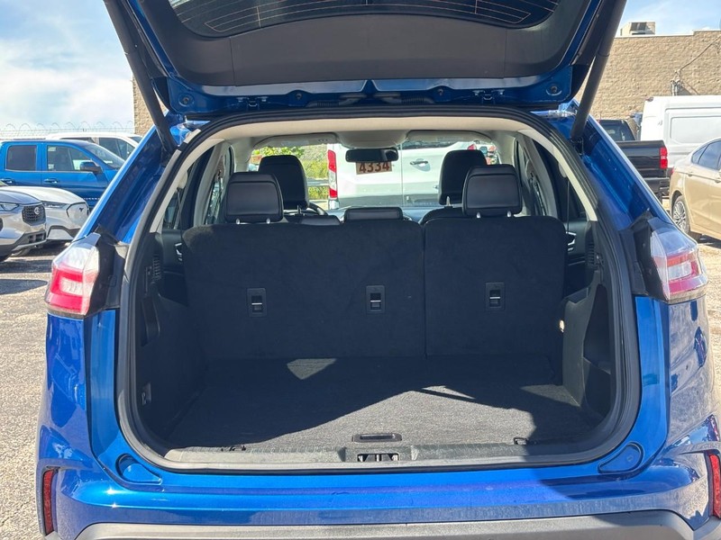 Ford Edge Vehicle Image 11