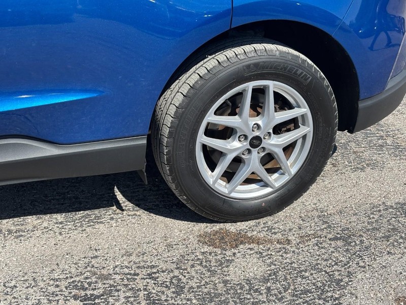 Ford Edge Vehicle Image 12
