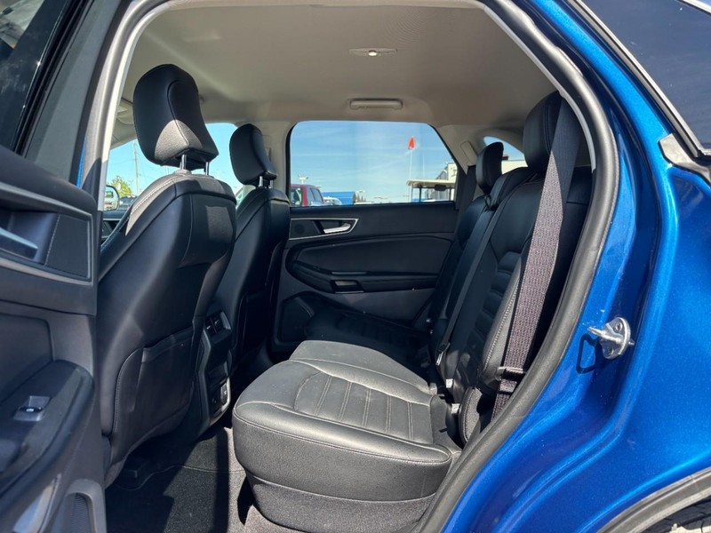 Ford Edge Vehicle Image 13