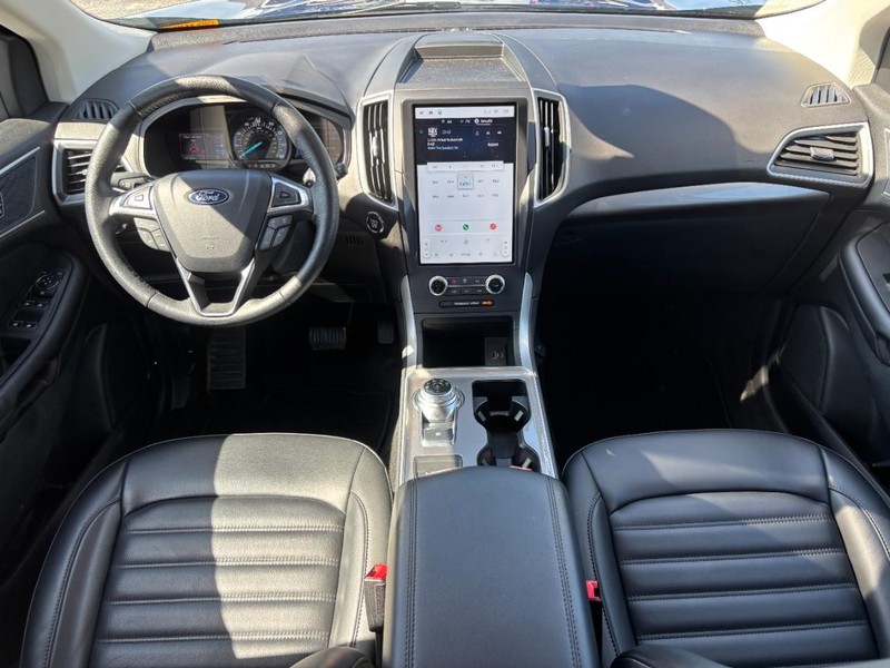 Ford Edge Vehicle Image 15