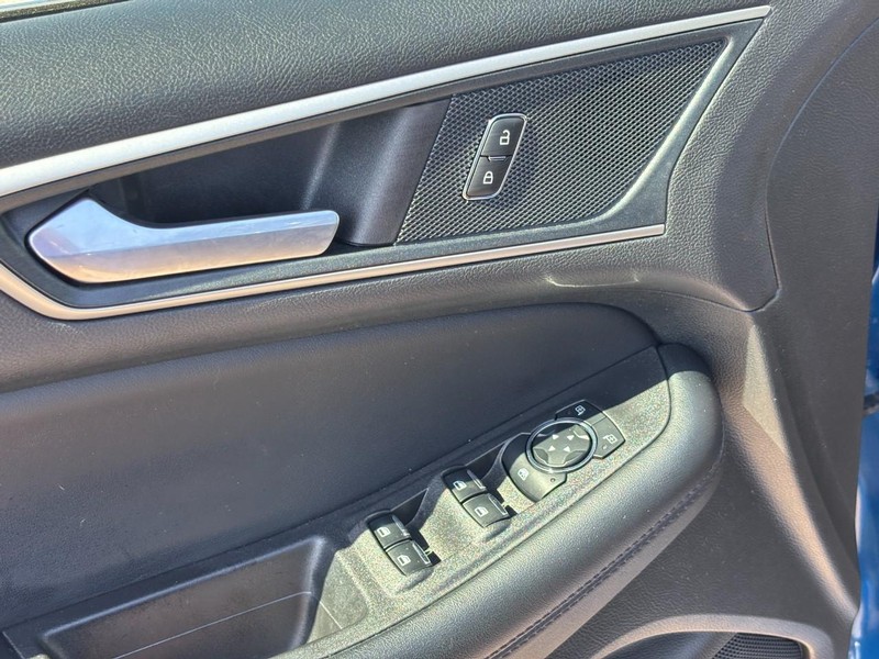 Ford Edge Vehicle Image 18