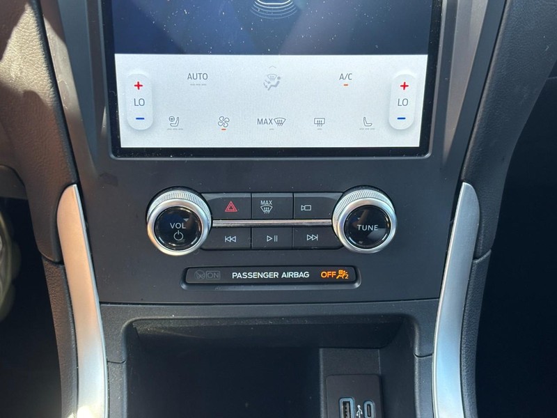 Ford Edge Vehicle Image 24