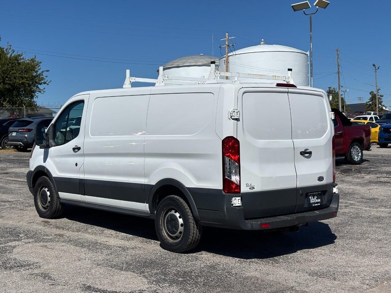 Ford Transit Van Vehicle Full-screen Gallery Image 09