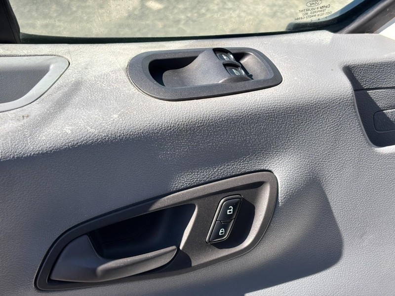 Ford Transit Van Vehicle Full-screen Gallery Image 14