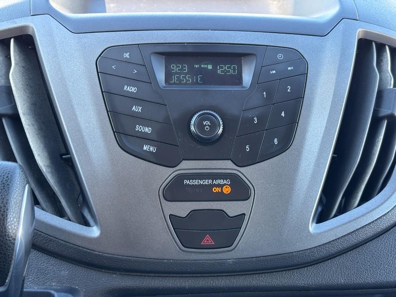 Ford Transit Van Vehicle Full-screen Gallery Image 17