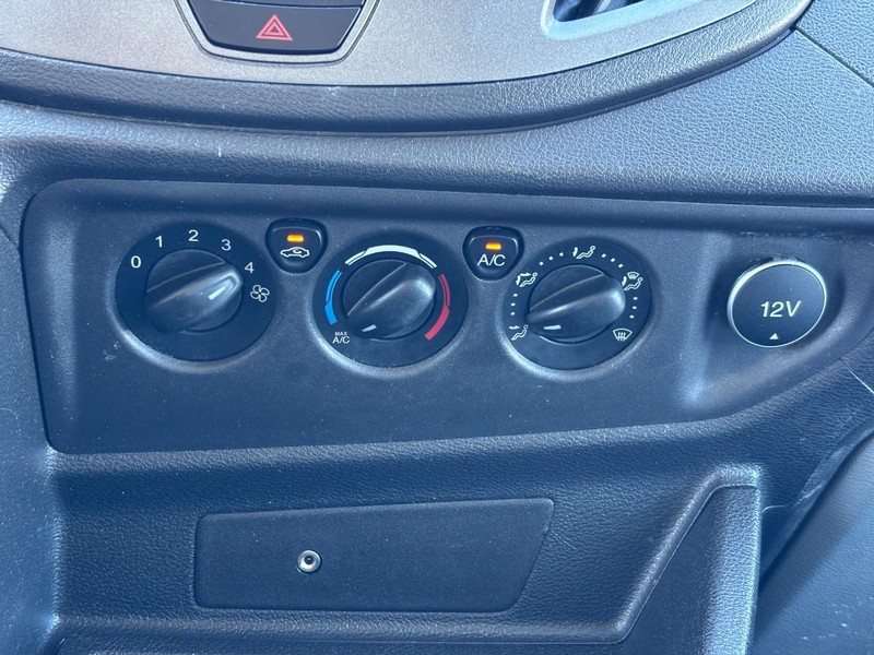 Ford Transit Van Vehicle Full-screen Gallery Image 18