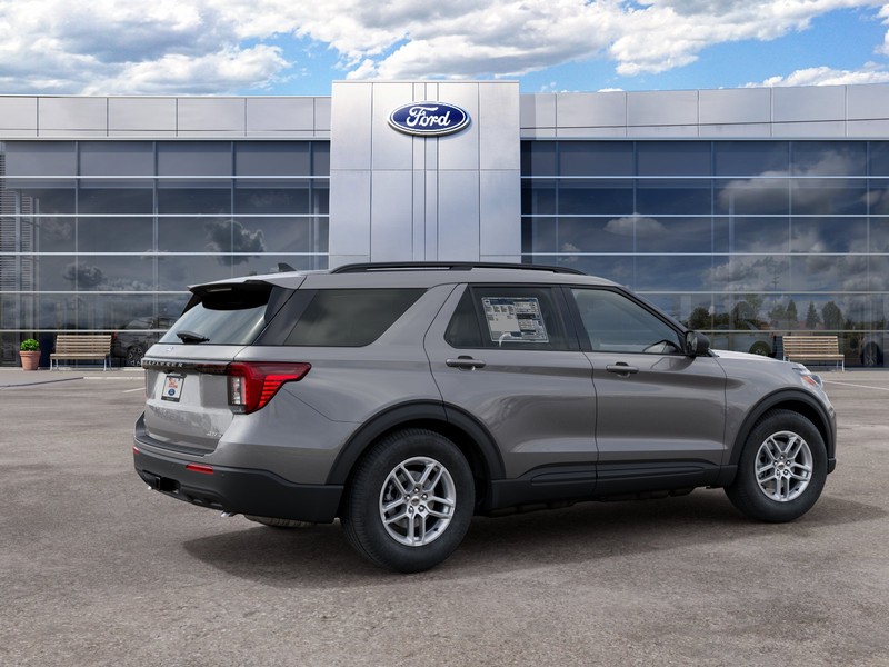 Ford Explorer Vehicle Full-screen Gallery Image 08