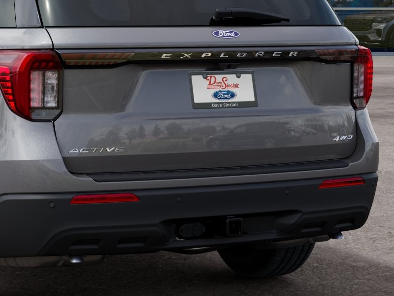 Ford Explorer Vehicle Full-screen Gallery Image 25