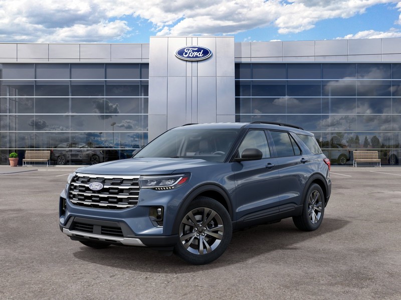 Ford Explorer Vehicle Full-screen Gallery Image 02