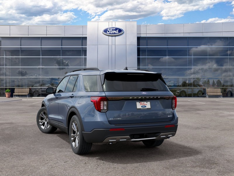 Ford Explorer Vehicle Full-screen Gallery Image 10