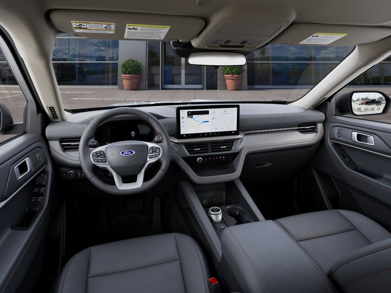 Ford Explorer Vehicle Full-screen Gallery Image 11