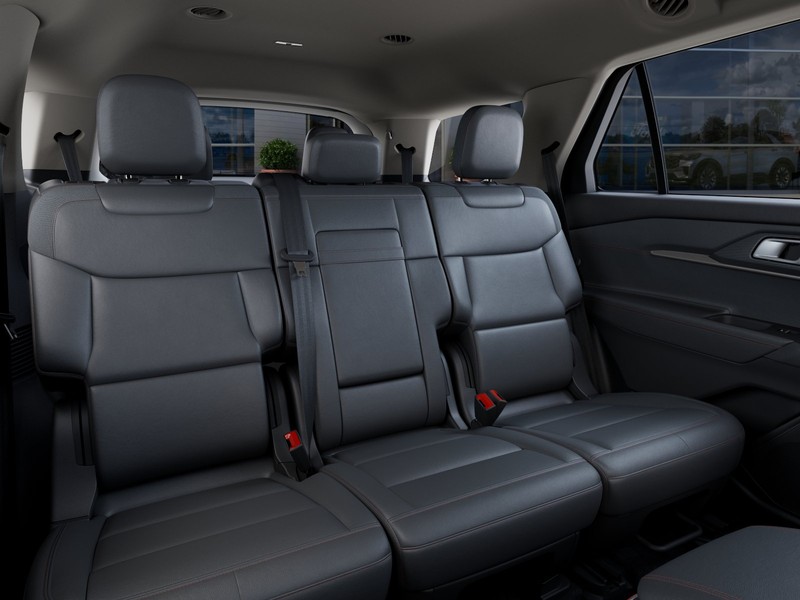 Ford Explorer Vehicle Full-screen Gallery Image 13
