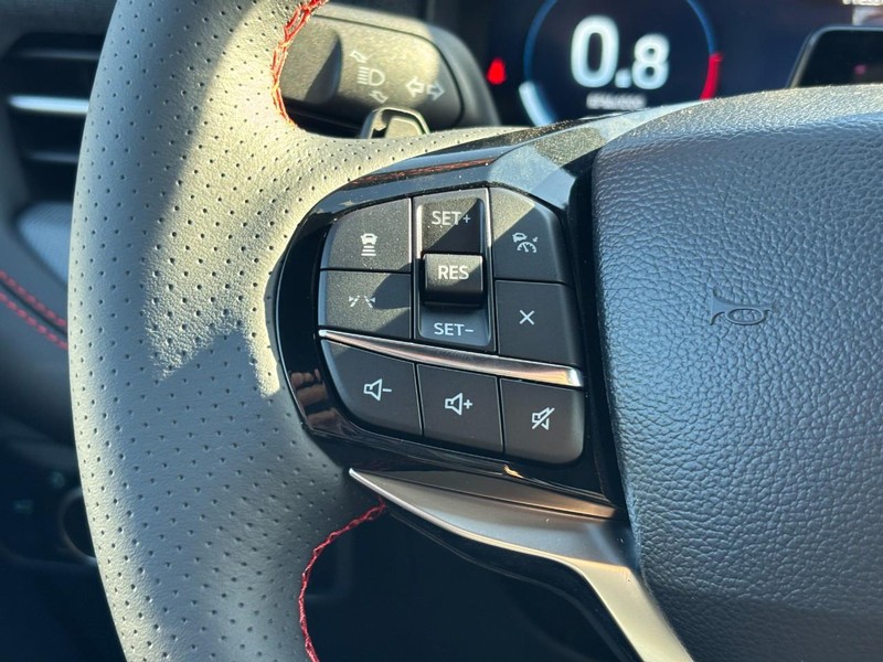 Ford Explorer Vehicle Image 20