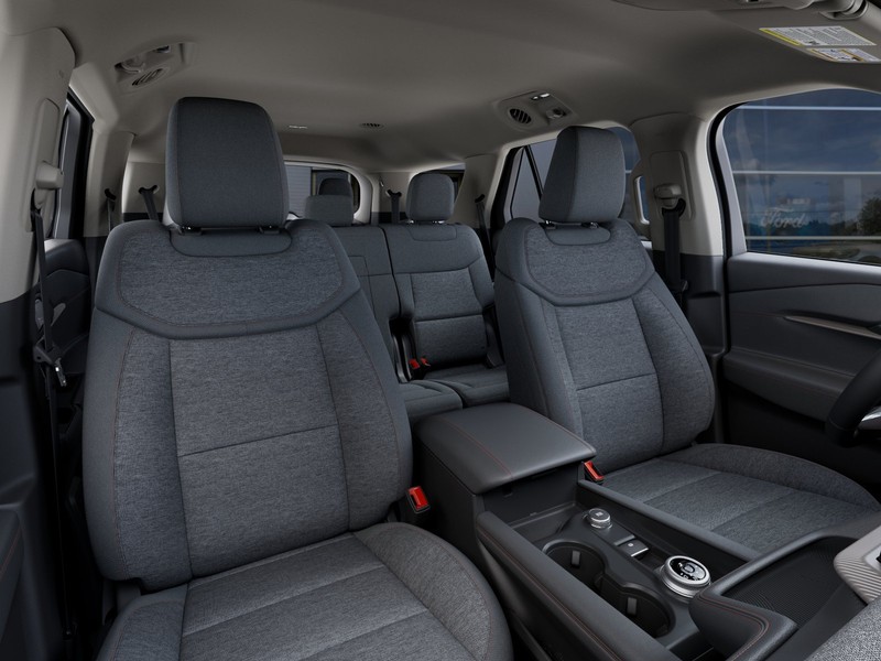 Ford Explorer Vehicle Full-screen Gallery Image 12
