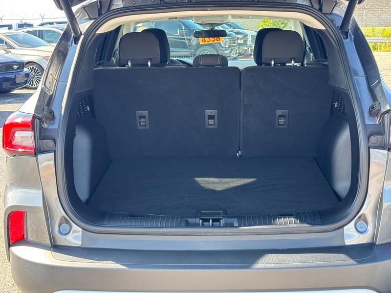 Ford Escape Vehicle Image 11