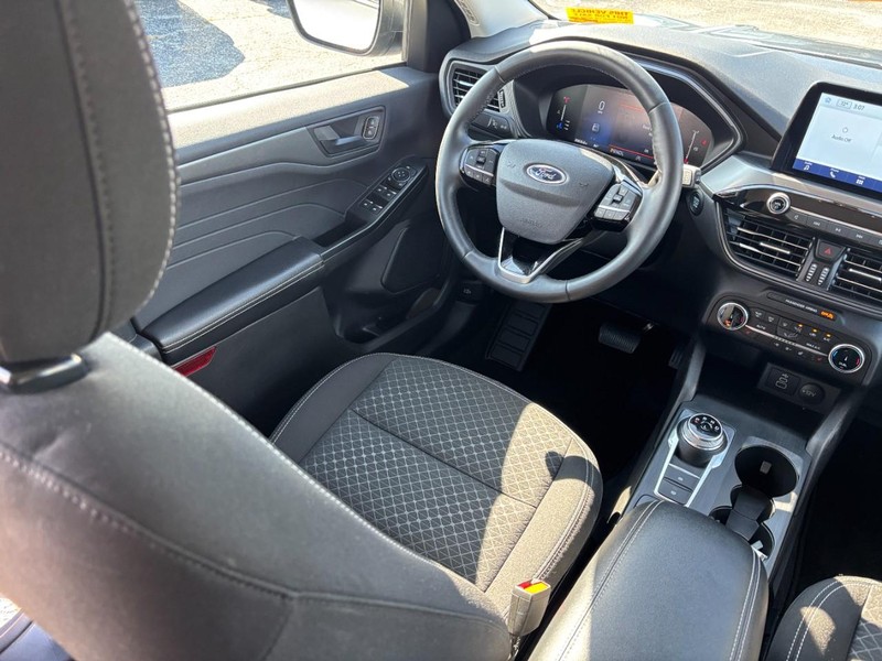 Ford Escape Vehicle Image 14