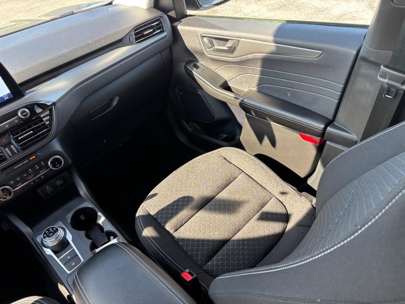 Ford Escape Vehicle Image 16