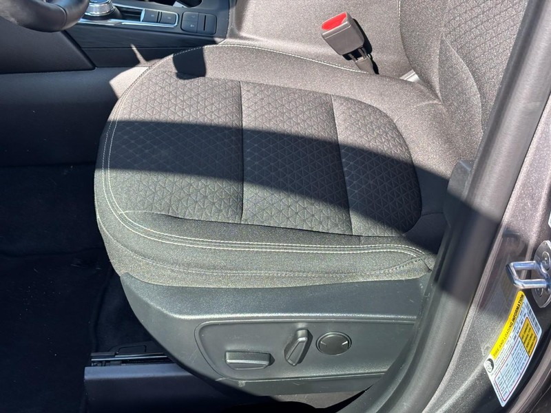 Ford Escape Vehicle Image 17