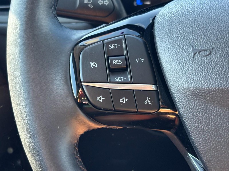 Ford Escape Vehicle Image 19