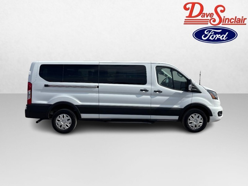 Ford Transit Passenger Wagon Vehicle Full-screen Gallery Image 05