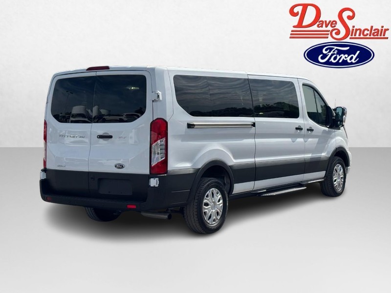 Ford Transit Passenger Wagon Vehicle Full-screen Gallery Image 07