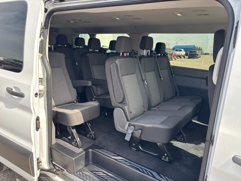 Ford Transit Passenger Wagon Vehicle Full-screen Gallery Image 13