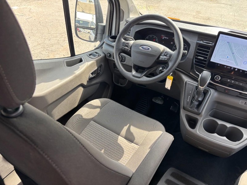 Ford Transit Passenger Wagon Vehicle Full-screen Gallery Image 15