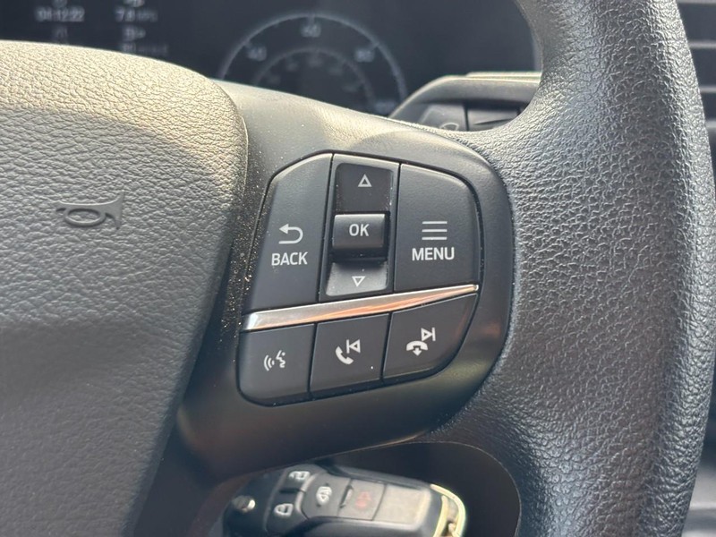 Ford Transit Passenger Wagon Vehicle Full-screen Gallery Image 21