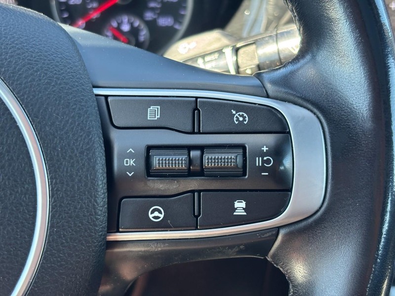 Kia K5 Vehicle Full-screen Gallery Image 20