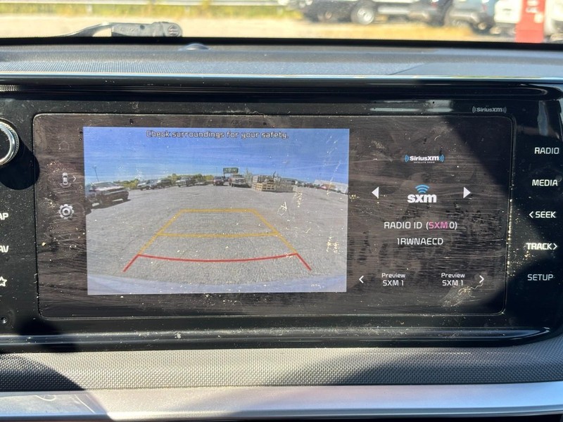 Kia K5 Vehicle Full-screen Gallery Image 24
