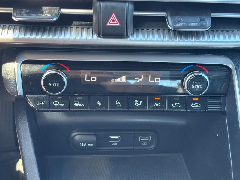 Kia K5 Vehicle Full-screen Gallery Image 25