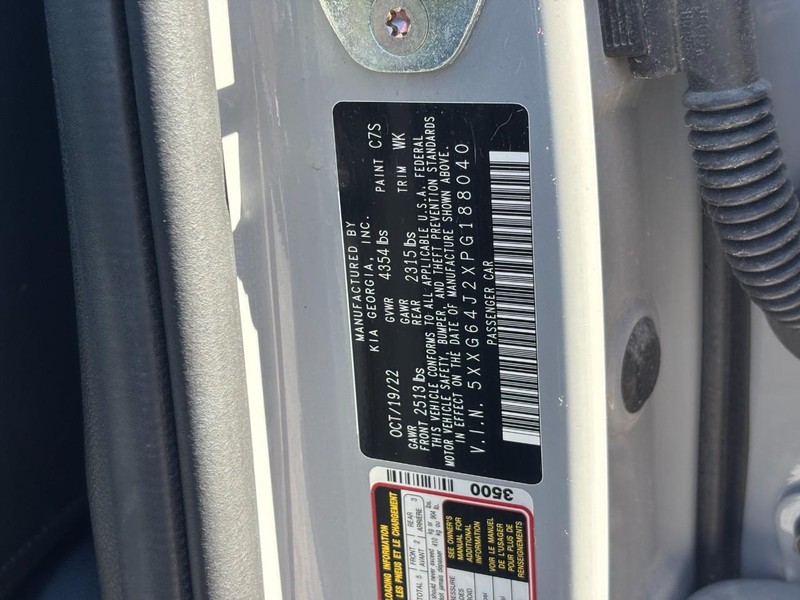 Kia K5 Vehicle Full-screen Gallery Image 26