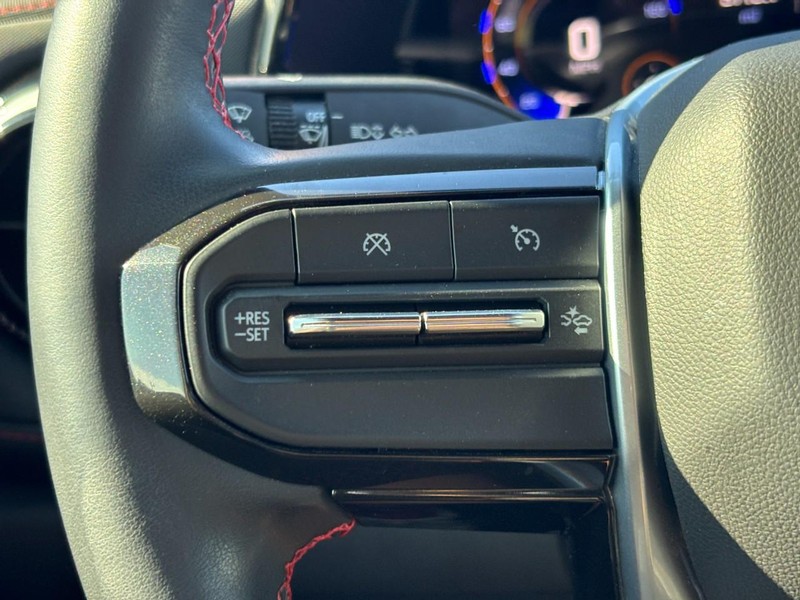 Chevrolet Colorado Vehicle Full-screen Gallery Image 18