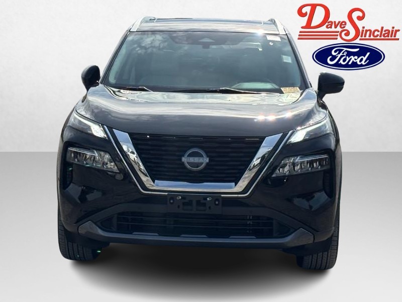 Nissan Rogue Vehicle Full-screen Gallery Image 02