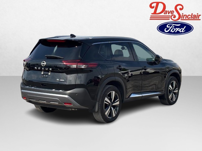 Nissan Rogue Vehicle Full-screen Gallery Image 07
