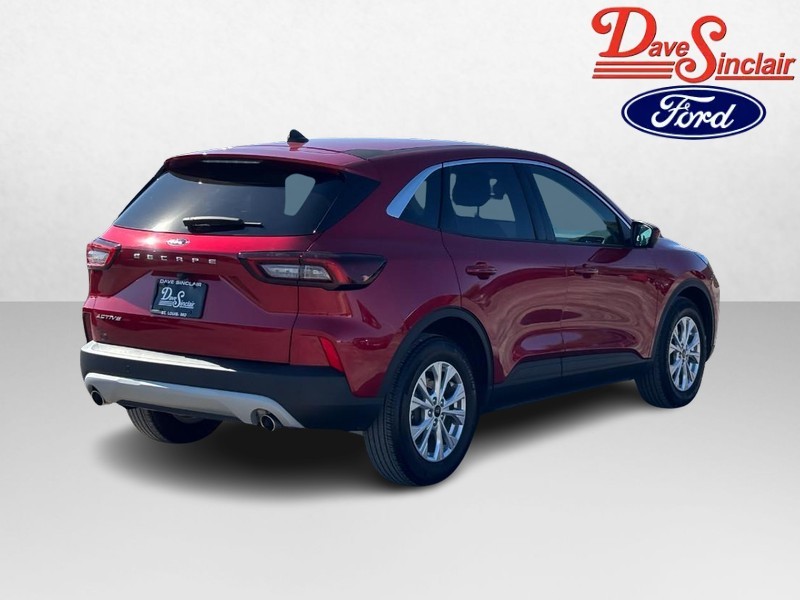 Ford Escape Vehicle Full-screen Gallery Image 07