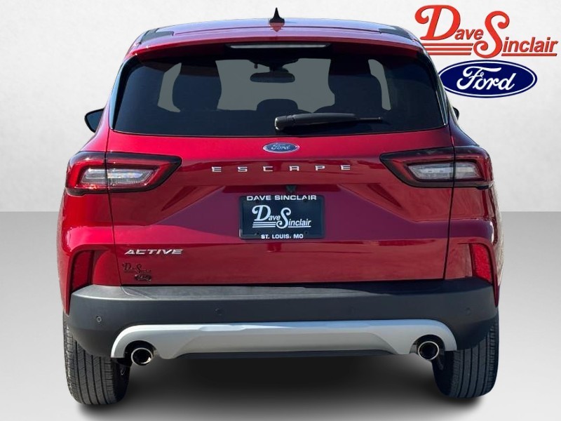Ford Escape Vehicle Full-screen Gallery Image 08