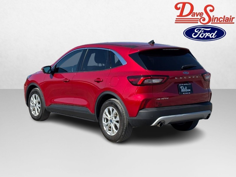 Ford Escape Vehicle Full-screen Gallery Image 09