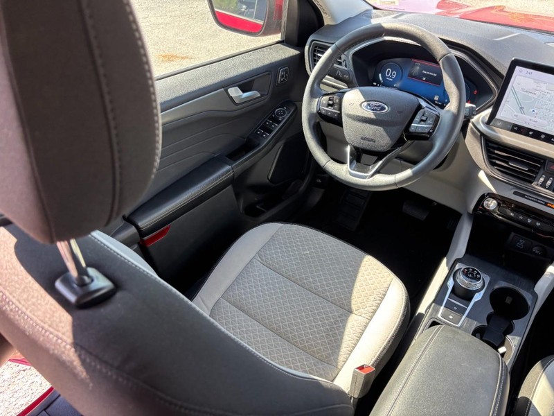 Ford Escape Vehicle Full-screen Gallery Image 13