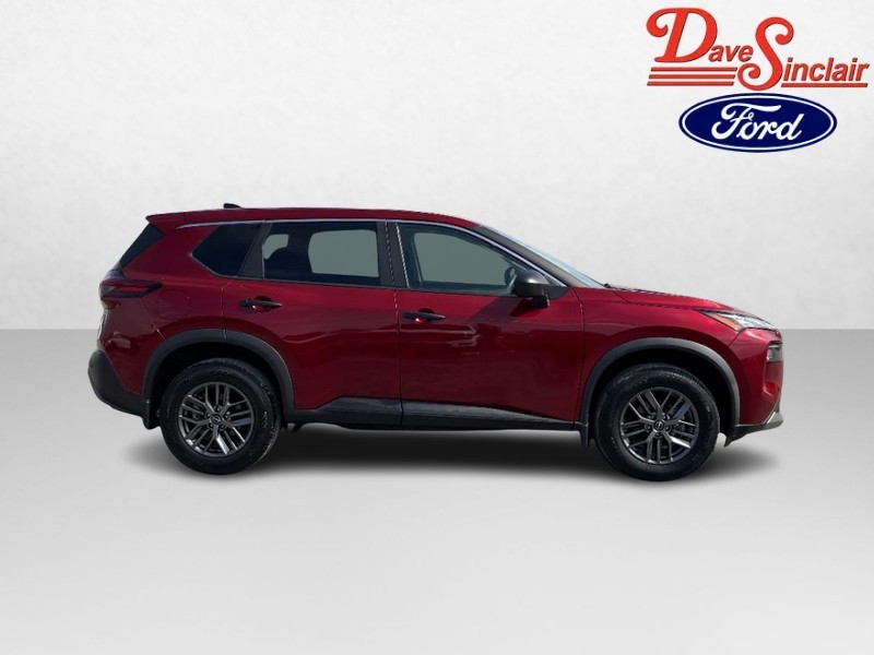 Nissan Rogue Vehicle Full-screen Gallery Image 05