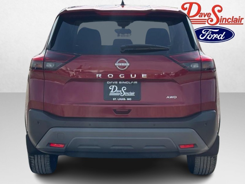 Nissan Rogue Vehicle Full-screen Gallery Image 08