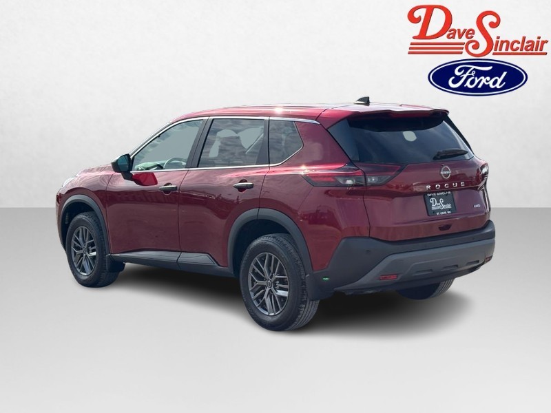 Nissan Rogue Vehicle Full-screen Gallery Image 09