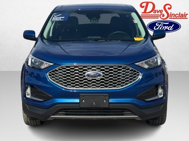 Ford Edge Vehicle Full-screen Gallery Image 02